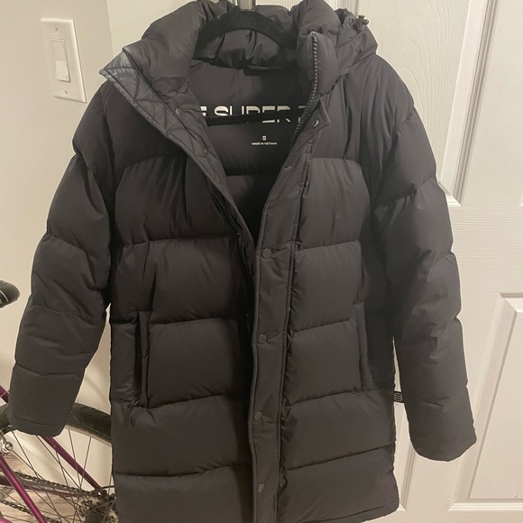 Aritzia Jackets & Blazers - Woman’s super puff